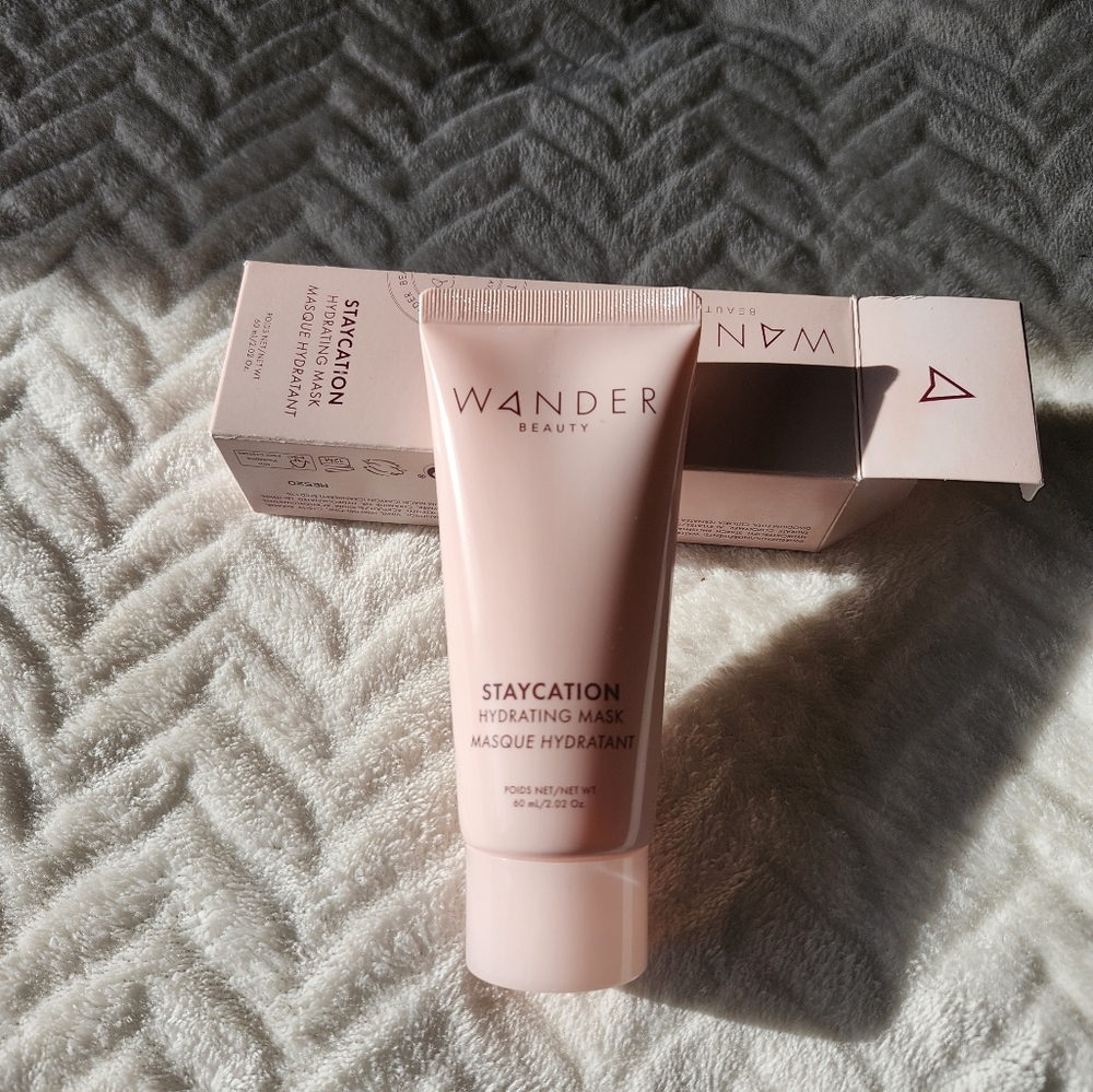BNIB WANDER BEAUTY MASK - Picture 1 of 7